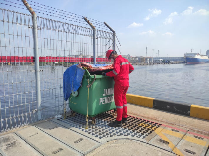 Inspeksi Area Dermaga